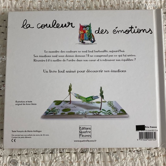 French hardcover pop-up book - Picture 2 of 4